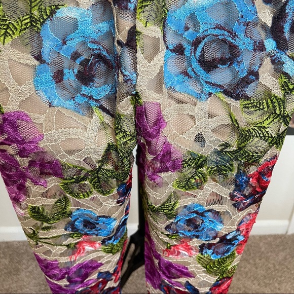 Sleeveless Floral Sheer Mesh Jumpsuit Size Medium - Picture 8 of 11